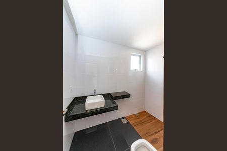 Apartamento à venda com 130m², 2 quartos e 3 vagasBanheiro da Suíte 2