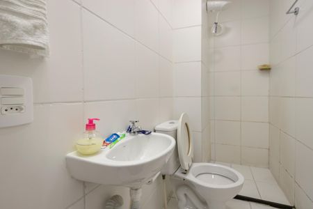 Apartamento à venda com 35m², 2 quartos e sem vaga Apartamento à venda com 35m², 2 quartos e sem vagaBanheiro