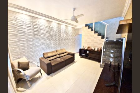 Sala de casa à venda com 2 quartos, 75m² em Vila Ivone, São Paulo