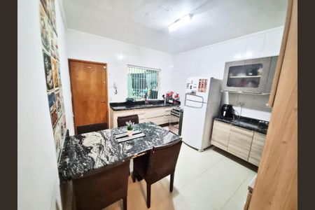 Casa à venda com 75m², 2 quartos e sem vagaCozinha 