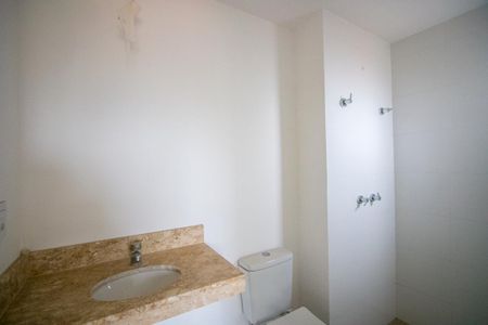 Apartamento à venda com 104m², 3 quartos e 2 vagasBanheiro do quarto 1