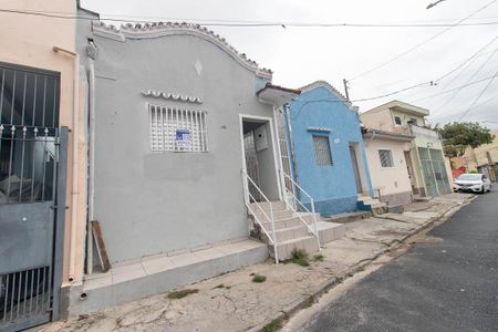 Casa à venda com 60m², 2 quartos e sem vaga Casa à venda com 60m², 2 quartos e sem vagaFachada