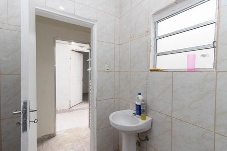 Banheiro de casa à venda com 2 quartos, 60m² em Vila Constança, São Paulo