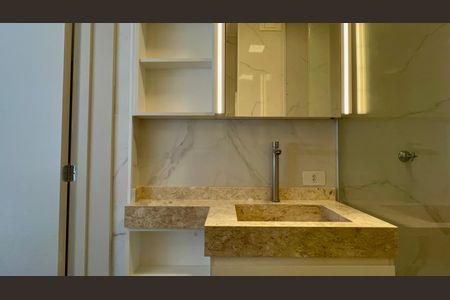 Apartamento à venda com 117m², 2 quartos e sem vaga Apartamento à venda com 117m², 2 quartos e sem vagaBanheiro da Suíte