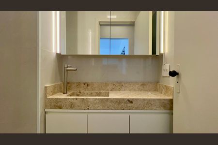 Apartamento à venda com 117m², 2 quartos e sem vaga Apartamento à venda com 117m², 2 quartos e sem vagaBanheiro