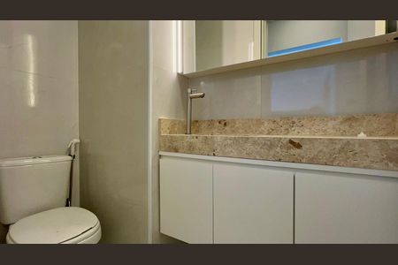 Apartamento à venda com 117m², 2 quartos e sem vaga Apartamento à venda com 117m², 2 quartos e sem vagaBanheiro