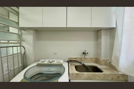 Apartamento à venda com 117m², 2 quartos e sem vaga Apartamento à venda com 117m², 2 quartos e sem vagaÁrea de Serviço