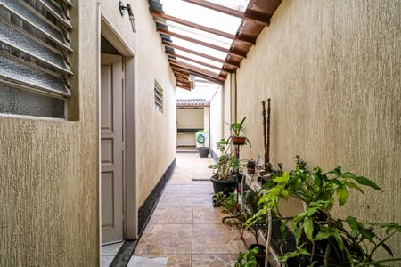 Casa à venda com 135m², 2 quartos e 2 vagasCorredor