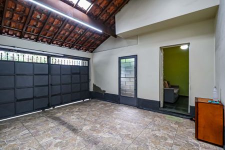 Casa à venda com 135m², 2 quartos e 2 vagasGaragem