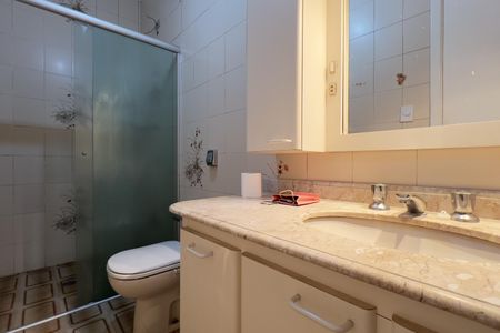 Casa à venda com 260m², 4 quartos e 3 vagas Casa à venda com 260m², 4 quartos e 3 vagasBanheiro da Suíte