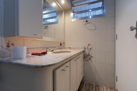 Casa à venda com 260m², 4 quartos e 3 vagas Casa à venda com 260m², 4 quartos e 3 vagasBanheiro da Suíte