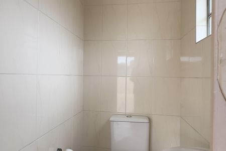 Casa à venda com 260m², 4 quartos e 3 vagas Casa à venda com 260m², 4 quartos e 3 vagasLavabo - Varanda