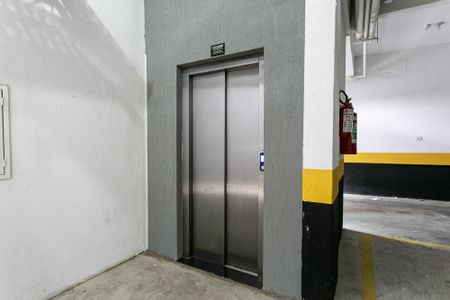 Apartamento à venda com 35m², 2 quartos e sem vagaÁrea Comum - Elevador