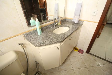 Casa de condomínio à venda com 121m², 3 quartos e 2 vagasLavabo