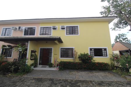 Casa de condomínio à venda com 121m², 3 quartos e 2 vagasFrente da casa