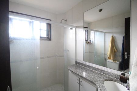 Casa de condomínio à venda com 121m², 3 quartos e 2 vagasBanheiro social