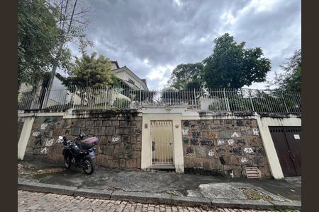 Casa de condomínio à venda com 121m², 3 quartos e 2 vagasFachada