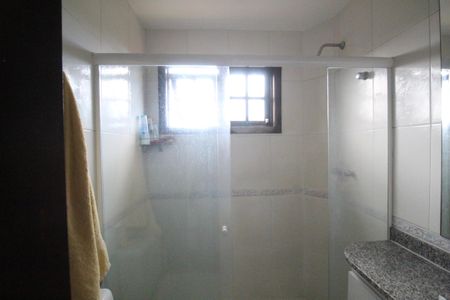 Casa de condomínio à venda com 121m², 3 quartos e 2 vagasBanheiro social