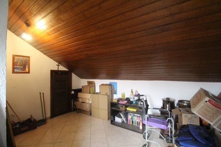 Casa de condomínio à venda com 121m², 3 quartos e 2 vagasSótão