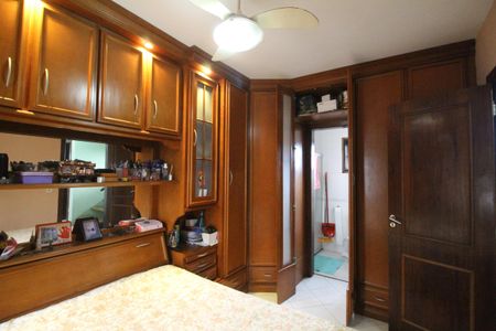 Casa de condomínio à venda com 121m², 3 quartos e 2 vagasSuíte