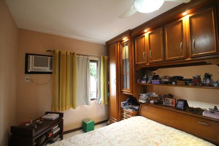 Casa de condomínio à venda com 121m², 3 quartos e 2 vagasSuíte