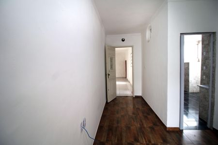 Corredor  de apartamento à venda com 2 quartos, 50m² em Irajá, Rio de Janeiro