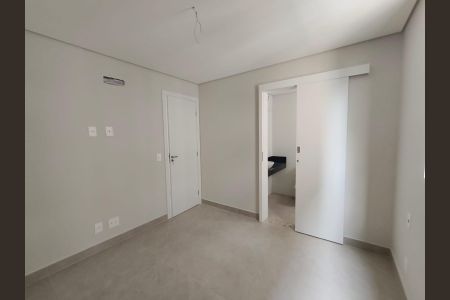 Apartamento à venda com 120m², 3 quartos e 4 vagasQuarto Suíte 1