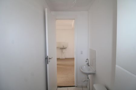 Apartamento para alugar com 280800m², 2 quartos e sem vagaBanheiro