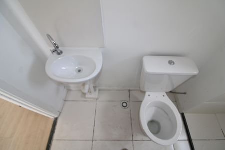 Apartamento para alugar com 280800m², 2 quartos e sem vagaBanheiro