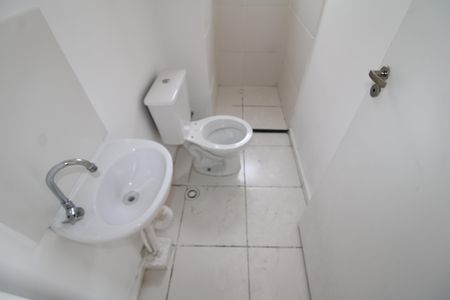 Apartamento para alugar com 280800m², 2 quartos e sem vagaBanheiro