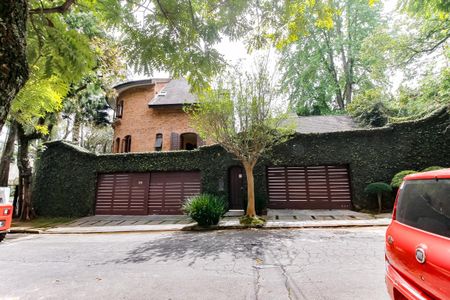 Casa à venda com 984m², 7 quartos e 14 vagas Casa à venda com 984m², 7 quartos e 14 vagasFachada