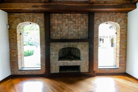 Casa à venda com 984m², 7 quartos e 14 vagas Casa à venda com 984m², 7 quartos e 14 vagasDetalhe - Sala 1 (lareira)