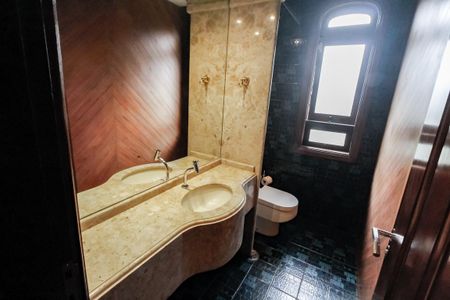 Casa à venda com 984m², 7 quartos e 14 vagas Casa à venda com 984m², 7 quartos e 14 vagasLavabo