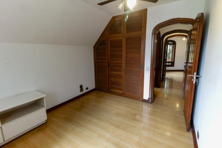 Casa à venda com 984m², 7 quartos e 14 vagas Casa à venda com 984m², 7 quartos e 14 vagasQuarto 2