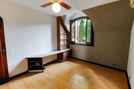 Casa à venda com 984m², 7 quartos e 14 vagas Casa à venda com 984m², 7 quartos e 14 vagasSuíte 3