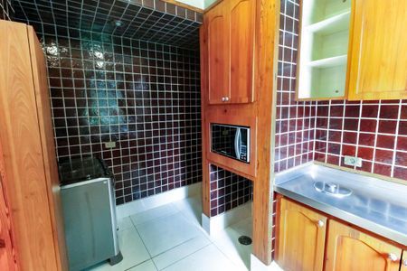 Casa à venda com 984m², 7 quartos e 14 vagas Casa à venda com 984m², 7 quartos e 14 vagasCozinha