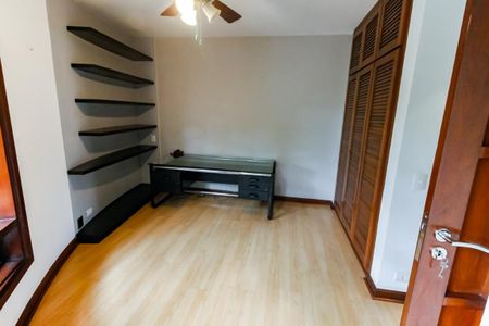 Casa à venda com 984m², 7 quartos e 14 vagas Casa à venda com 984m², 7 quartos e 14 vagasQuarto 1