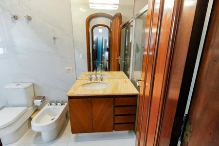 Casa à venda com 984m², 7 quartos e 14 vagas Casa à venda com 984m², 7 quartos e 14 vagasBanheiro da Suíte 3