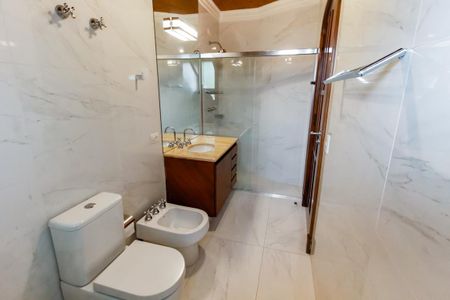 Casa à venda com 984m², 7 quartos e 14 vagas Casa à venda com 984m², 7 quartos e 14 vagasBanheiro da Suíte 3