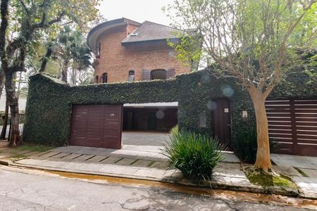 Casa à venda com 984m², 7 quartos e 14 vagas Casa à venda com 984m², 7 quartos e 14 vagasFachada