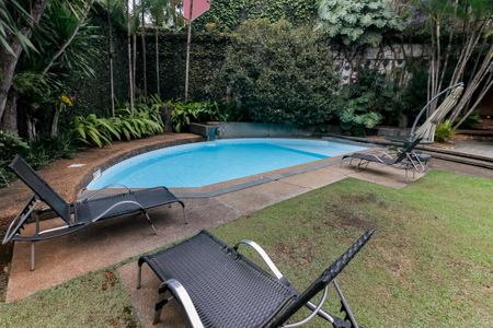 Casa à venda com 984m², 7 quartos e 14 vagas Casa à venda com 984m², 7 quartos e 14 vagasPiscina