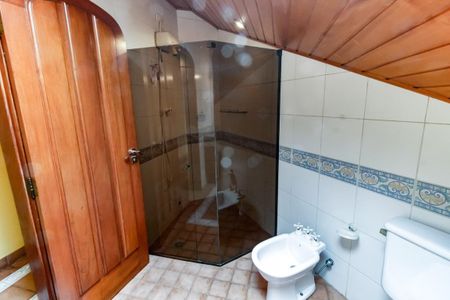 Casa à venda com 984m², 7 quartos e 14 vagas Casa à venda com 984m², 7 quartos e 14 vagasEdícula - Banheiro da Suíte