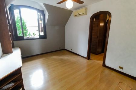 Casa à venda com 984m², 7 quartos e 14 vagas Casa à venda com 984m², 7 quartos e 14 vagasSuíte 3