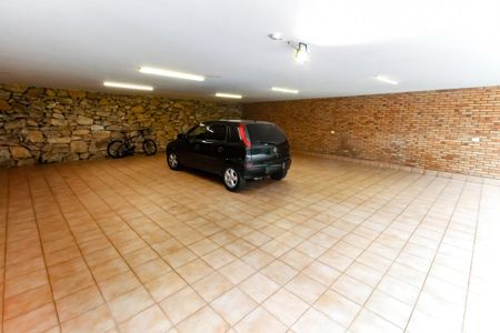 Casa à venda com 984m², 7 quartos e 14 vagas Casa à venda com 984m², 7 quartos e 14 vagasGaragem