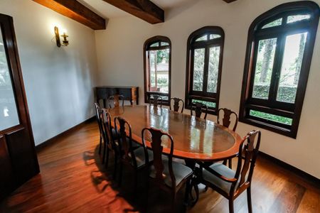 Casa à venda com 984m², 7 quartos e 14 vagas Casa à venda com 984m², 7 quartos e 14 vagasSala 4