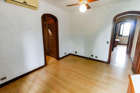 Casa à venda com 984m², 7 quartos e 14 vagas Casa à venda com 984m², 7 quartos e 14 vagasSuíte 3