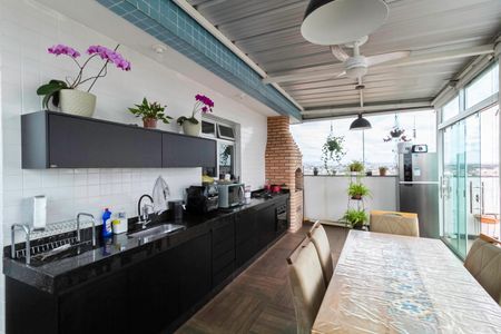 Apartamento à venda com 167m², 3 quartos e 2 vagas Apartamento à venda com 167m², 3 quartos e 2 vagasCobertura