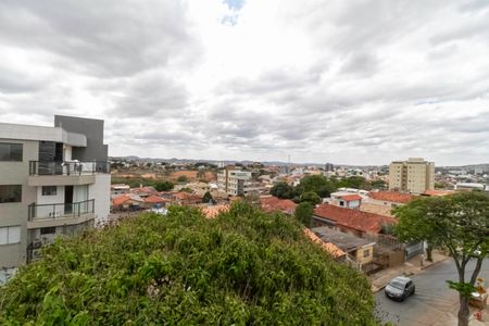 Apartamento à venda com 167m², 3 quartos e 2 vagas Apartamento à venda com 167m², 3 quartos e 2 vagasVista do Quarto 2