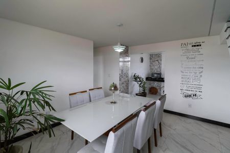 Apartamento à venda com 167m², 3 quartos e 2 vagas Apartamento à venda com 167m², 3 quartos e 2 vagasSala