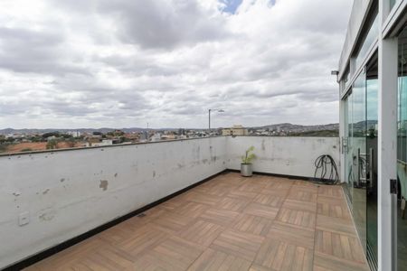 Apartamento à venda com 167m², 3 quartos e 2 vagas Apartamento à venda com 167m², 3 quartos e 2 vagasCobertura
